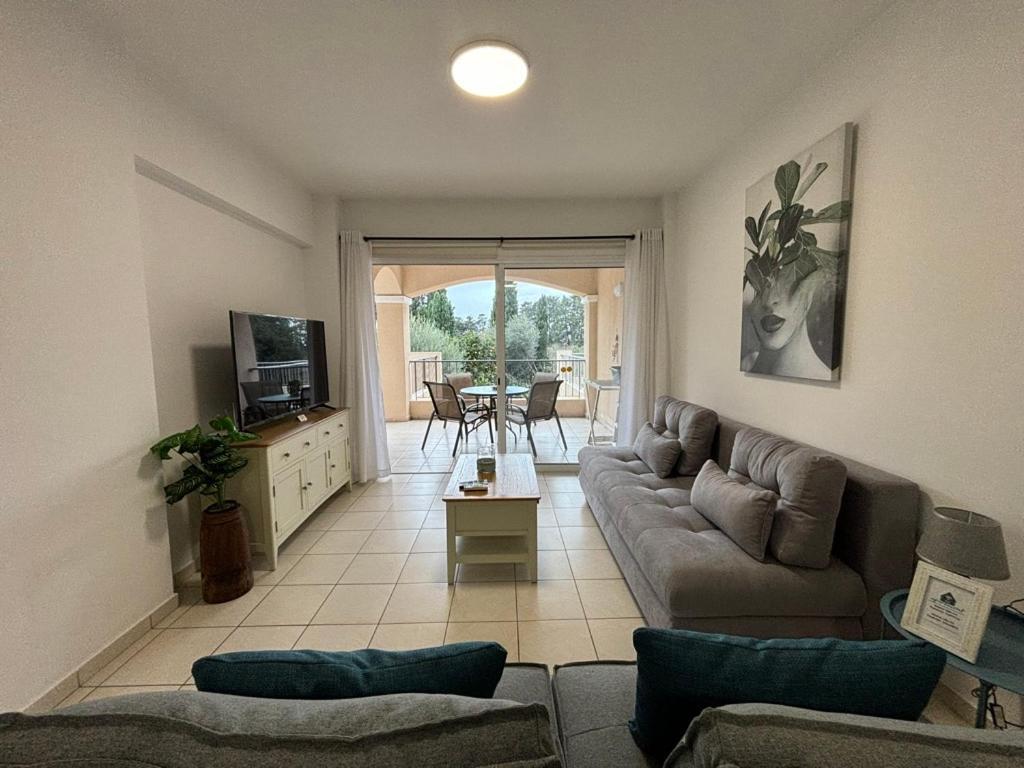 Cozy Apartment In Paphos Beautiful Complex Екстер'єр фото