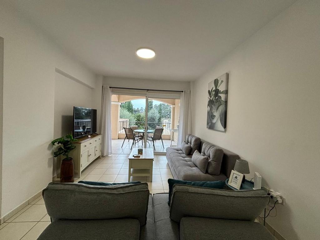 Cozy Apartment In Paphos Beautiful Complex Екстер'єр фото